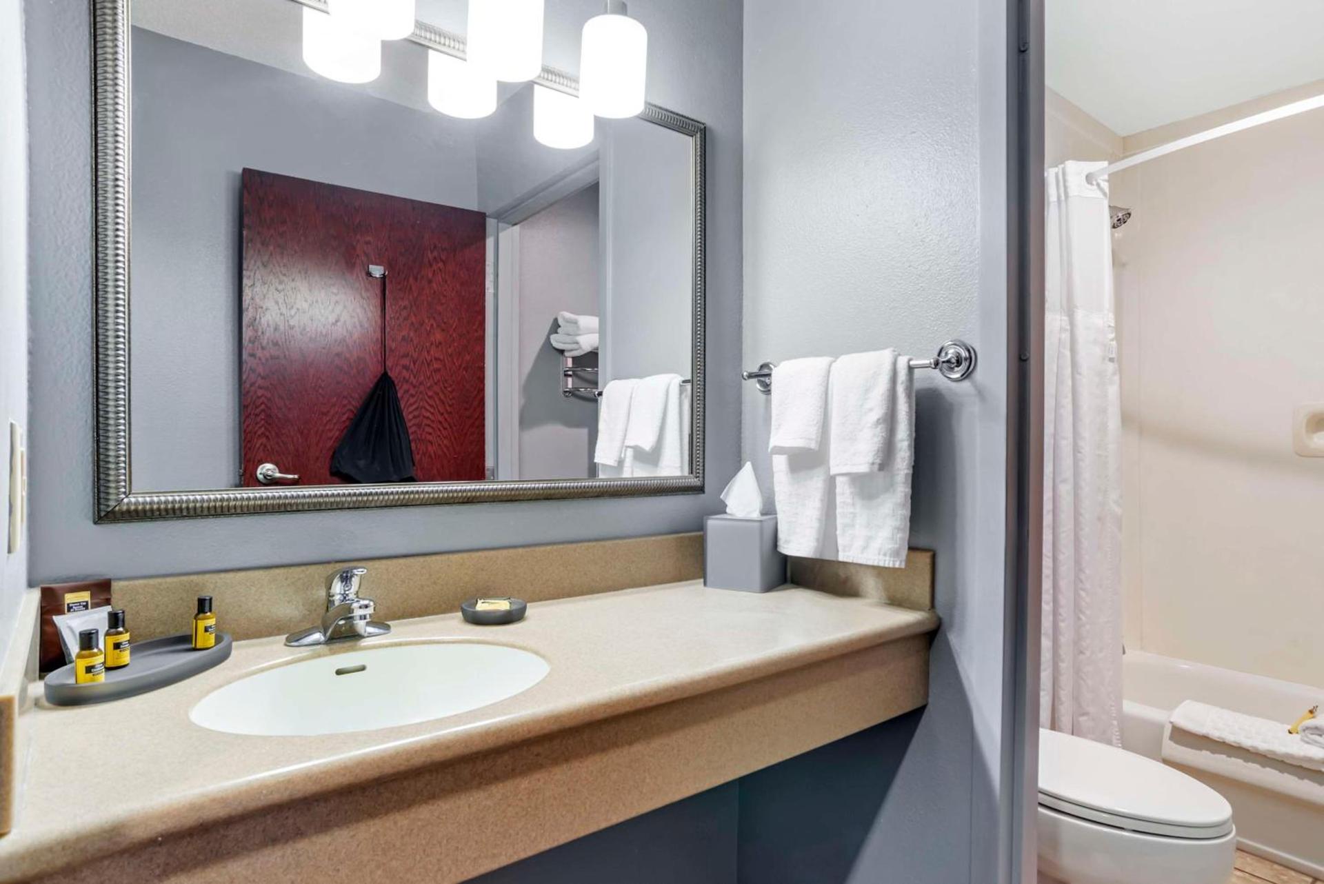 Best Western Plus Two Rivers Hotel & Suites photo 31