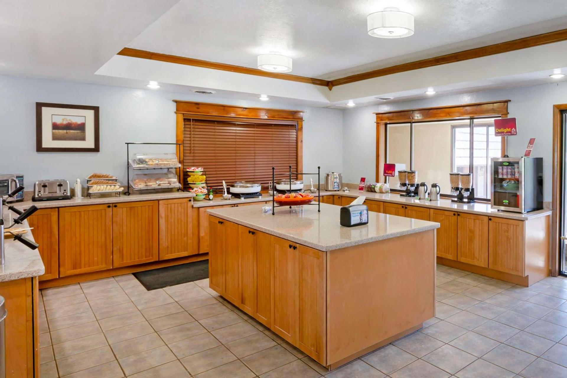 Best Western Plus Weston Inn photo 5