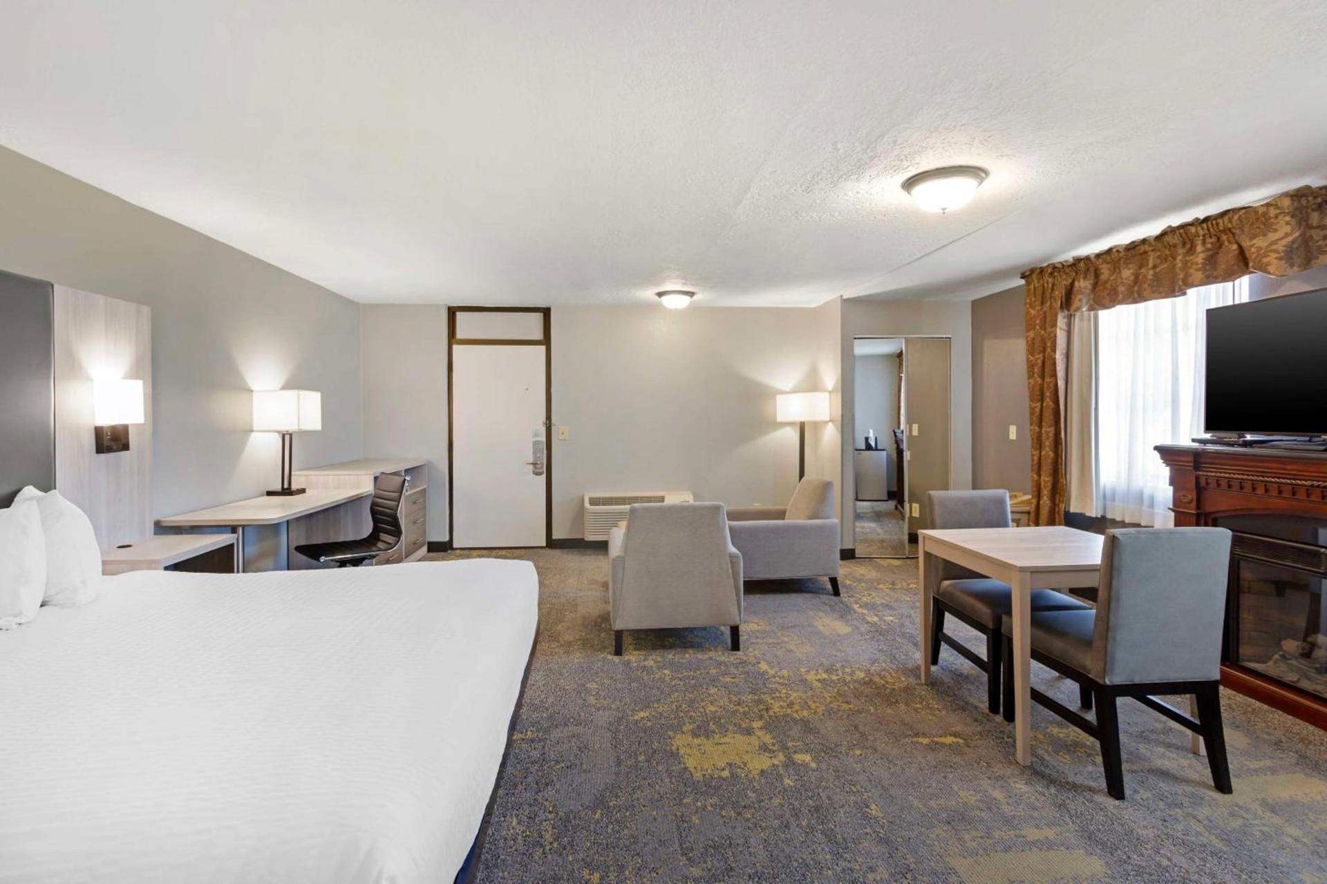 Best Western Plus Weston Inn photo 16