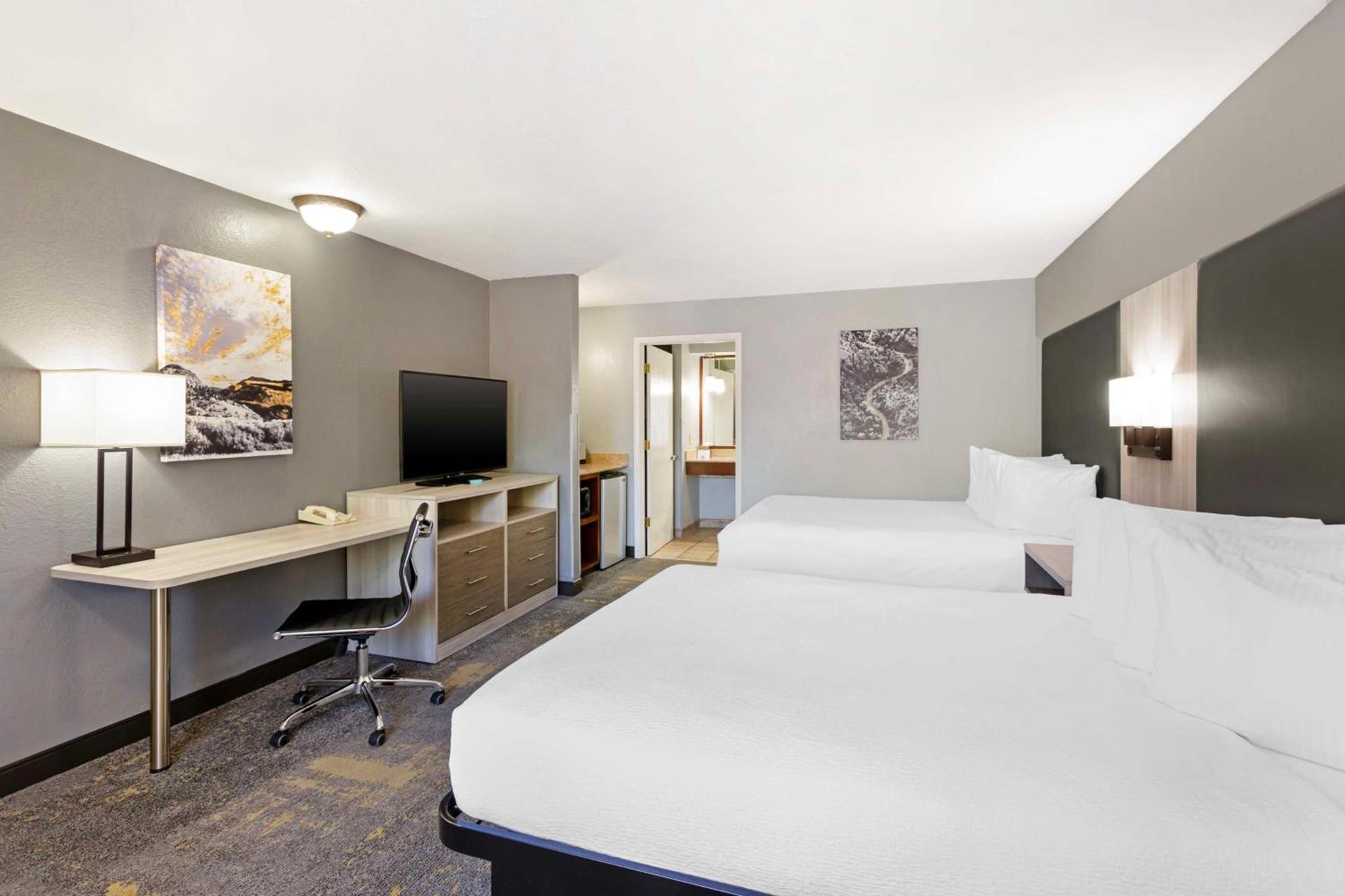 Best Western Plus Weston Inn photo 18