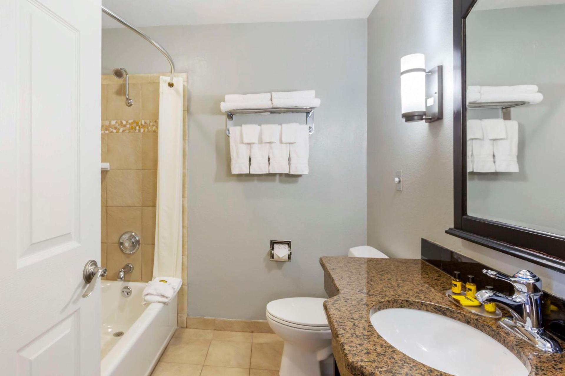 Best Western Plus Weston Inn photo 33