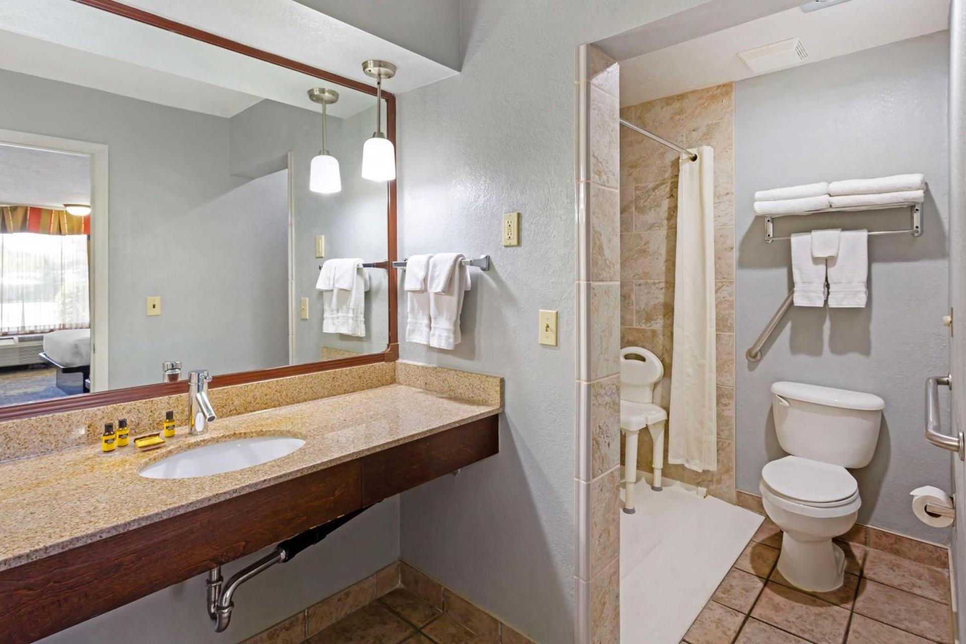 Best Western Plus Weston Inn photo 32