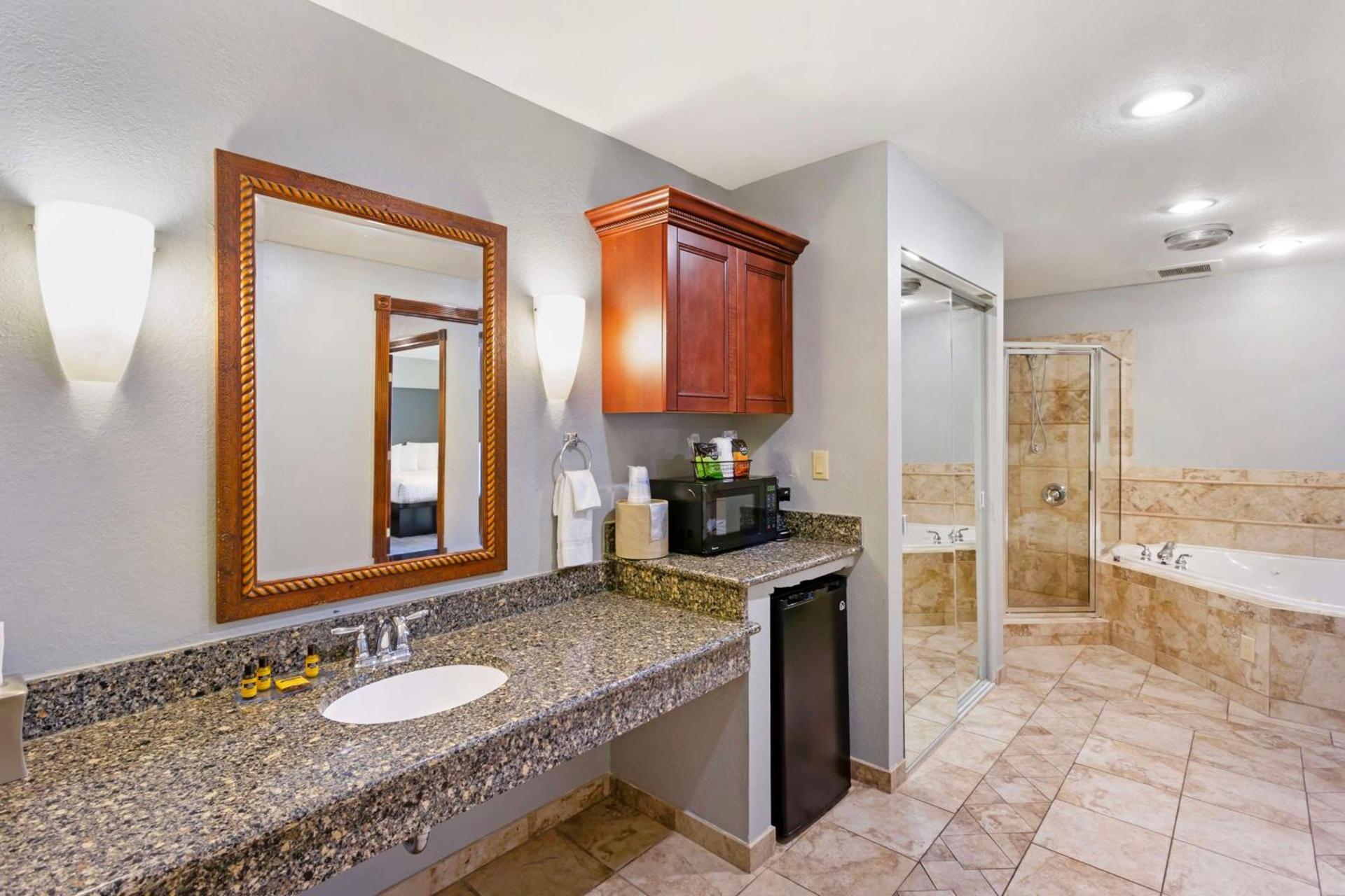 Best Western Plus Weston Inn photo 34