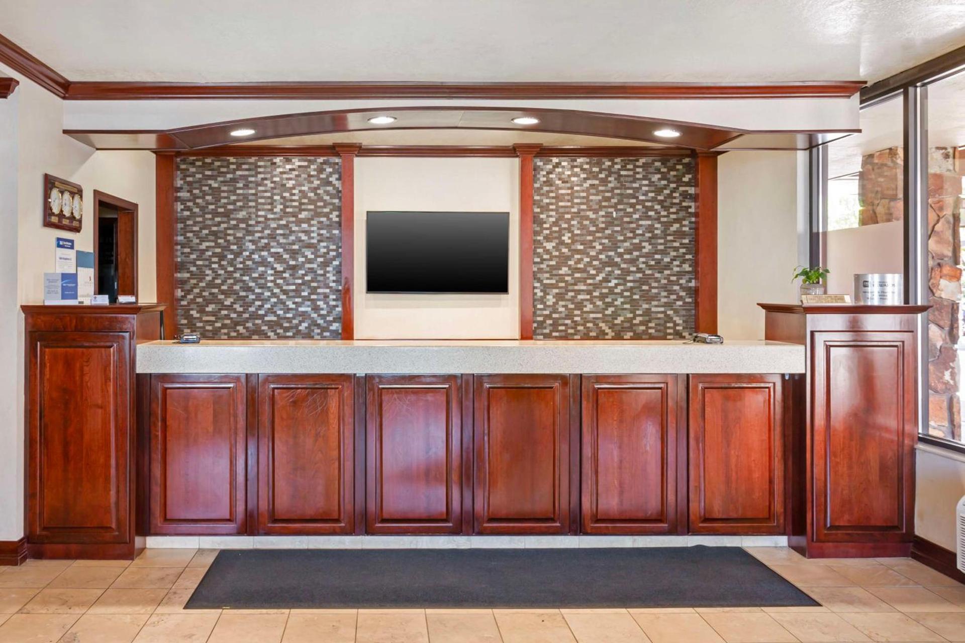 Best Western Plus Weston Inn photo 40