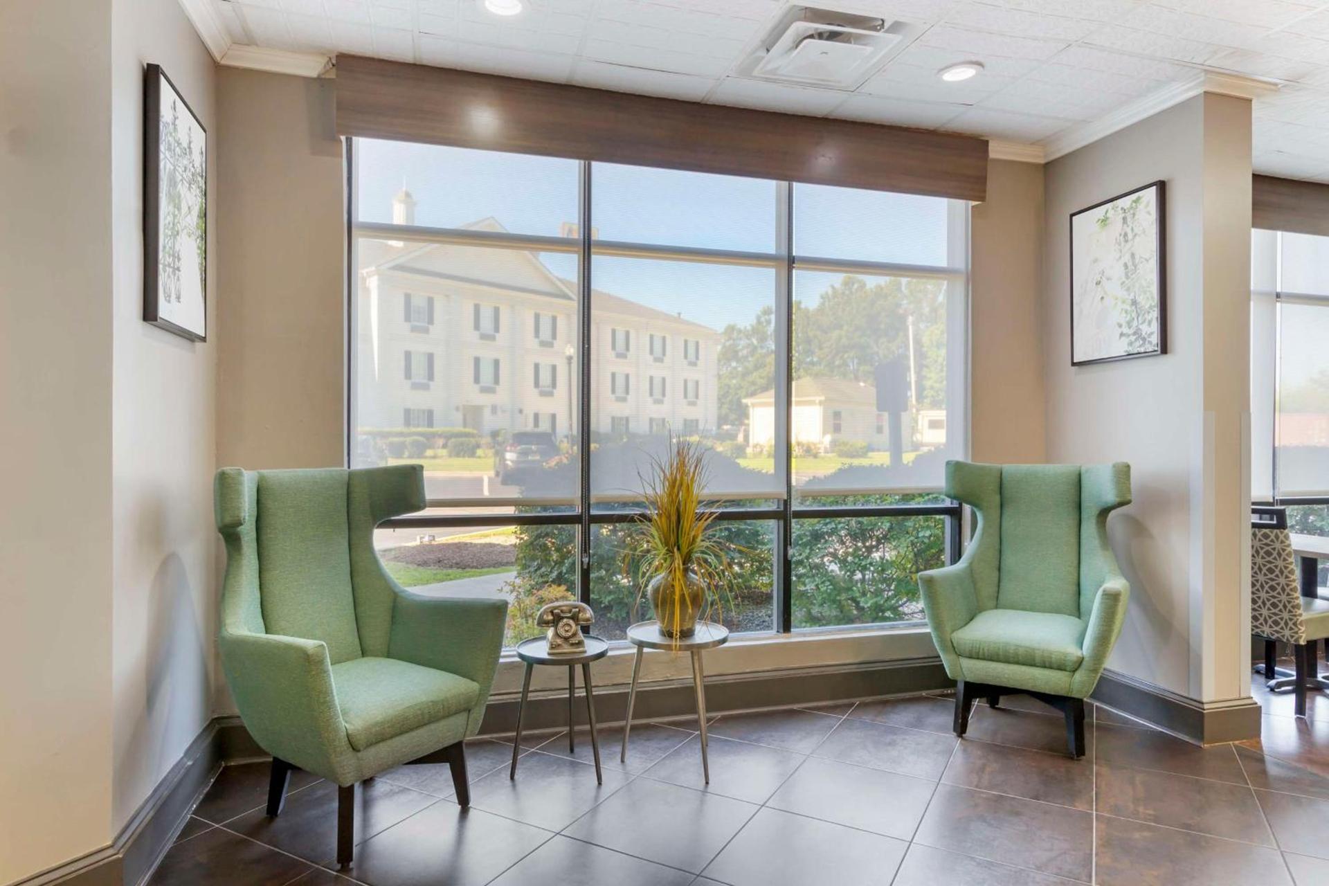Best Western Savannah Airport Inn & Suites photo 12