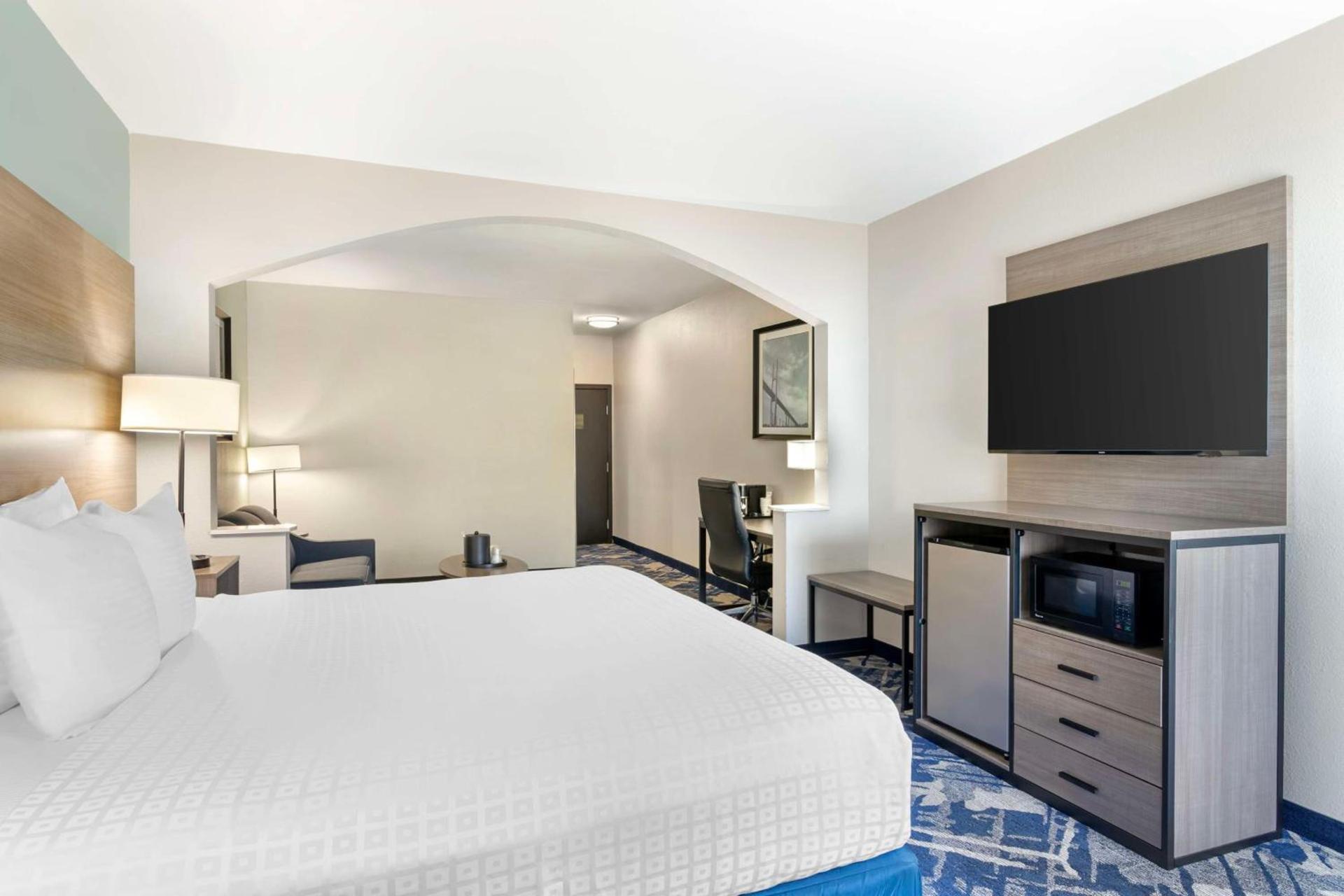 Best Western Savannah Airport Inn & Suites photo 25