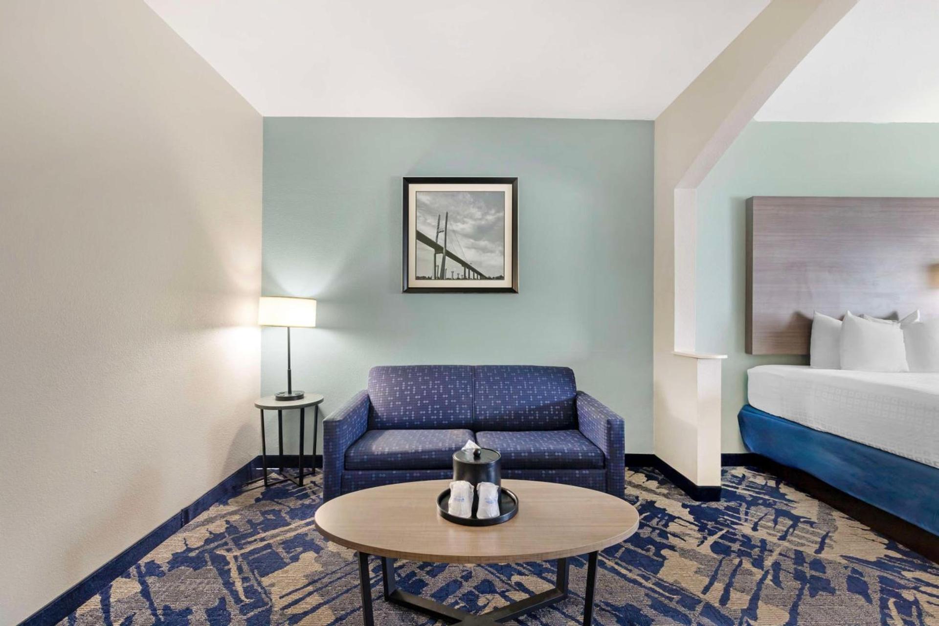 Best Western Savannah Airport Inn & Suites photo 26