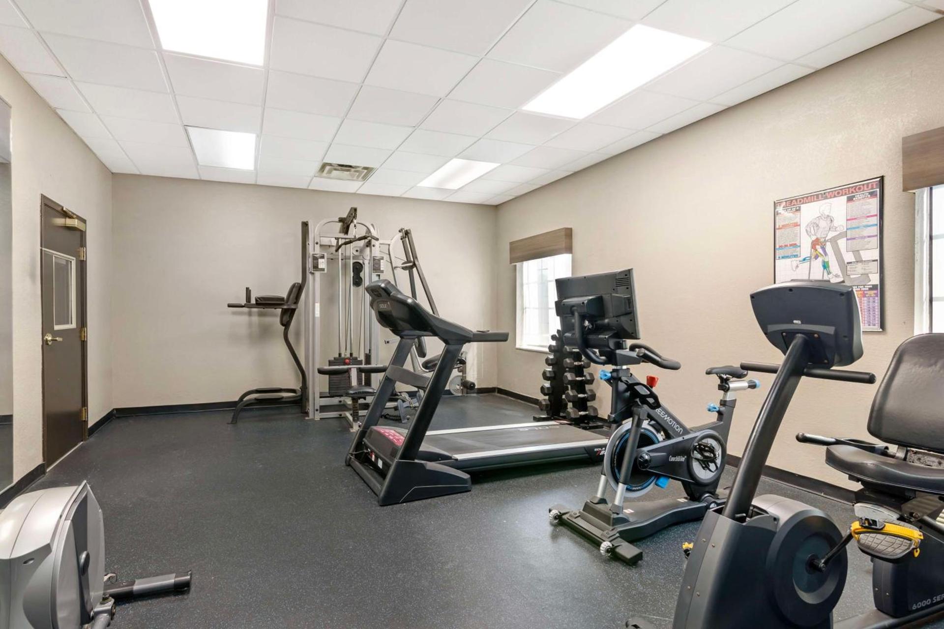 Best Western Savannah Airport Inn & Suites photo 28
