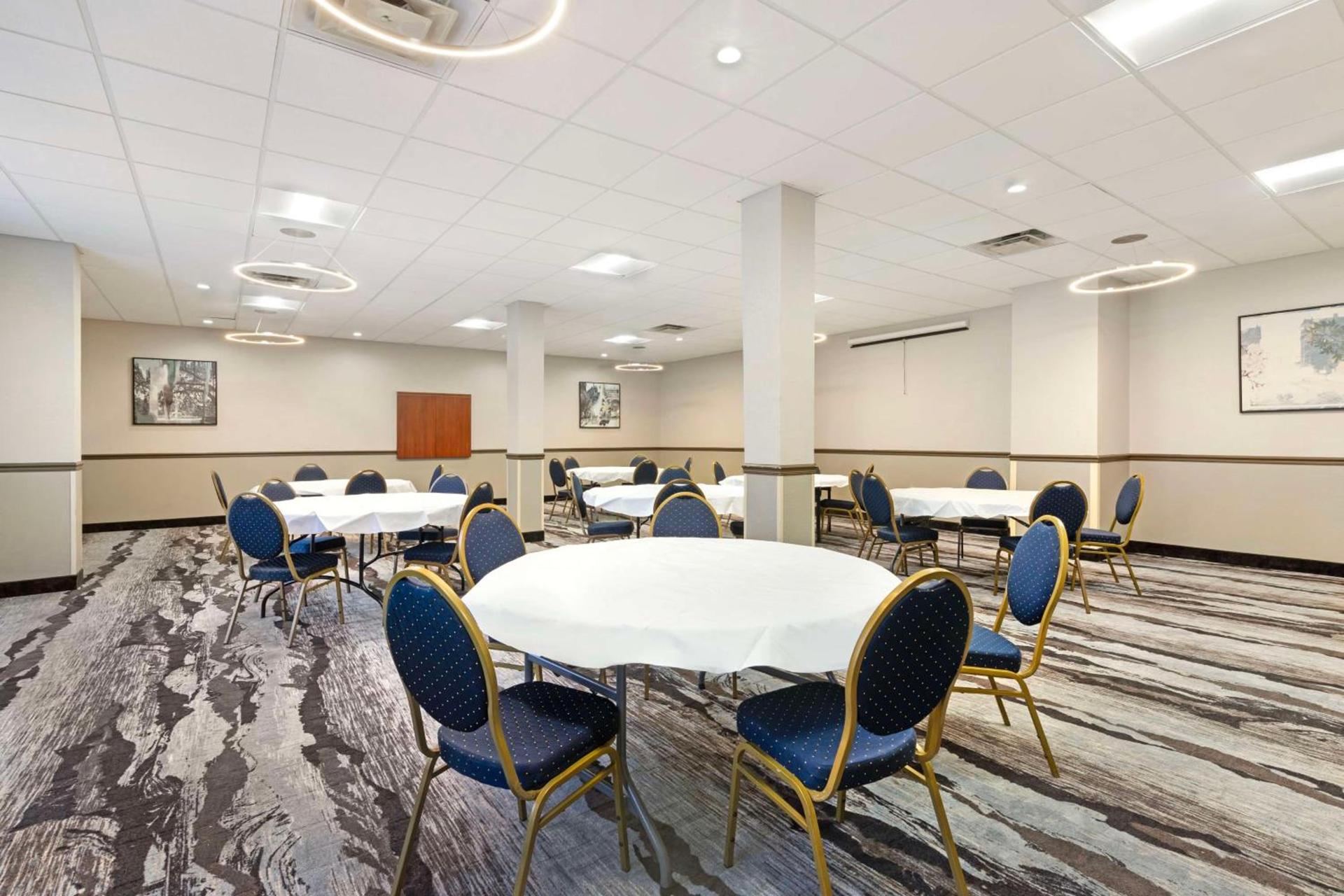 Best Western Savannah Airport Inn & Suites photo 30