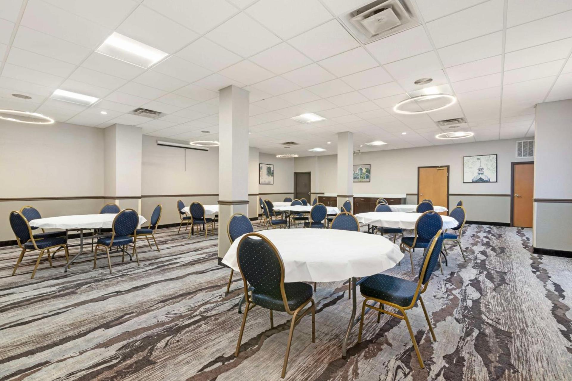Best Western Savannah Airport Inn & Suites photo 31