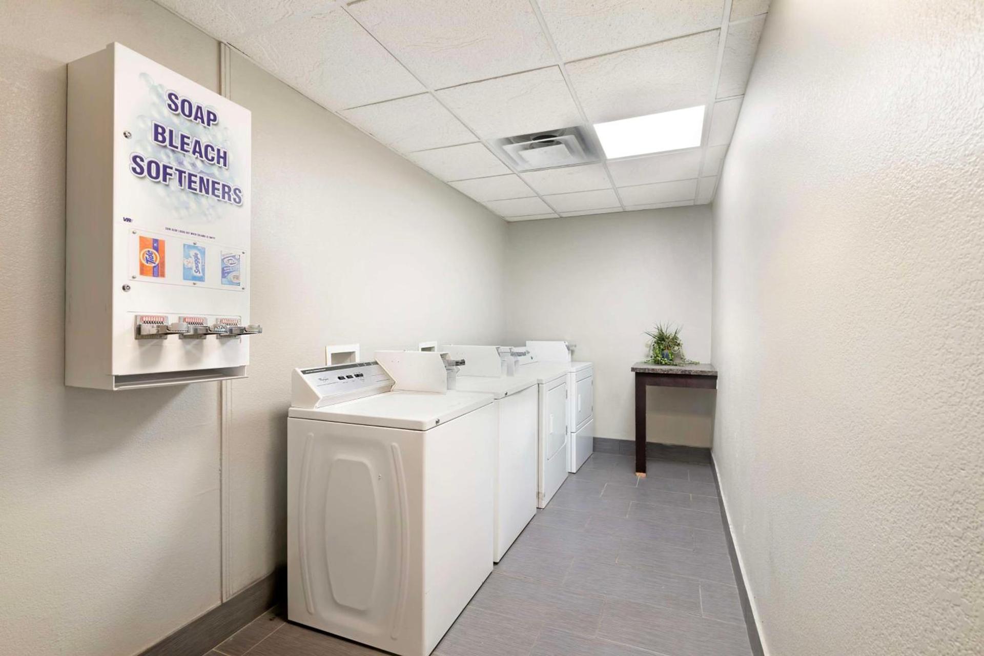 Best Western Savannah Airport Inn & Suites photo 33