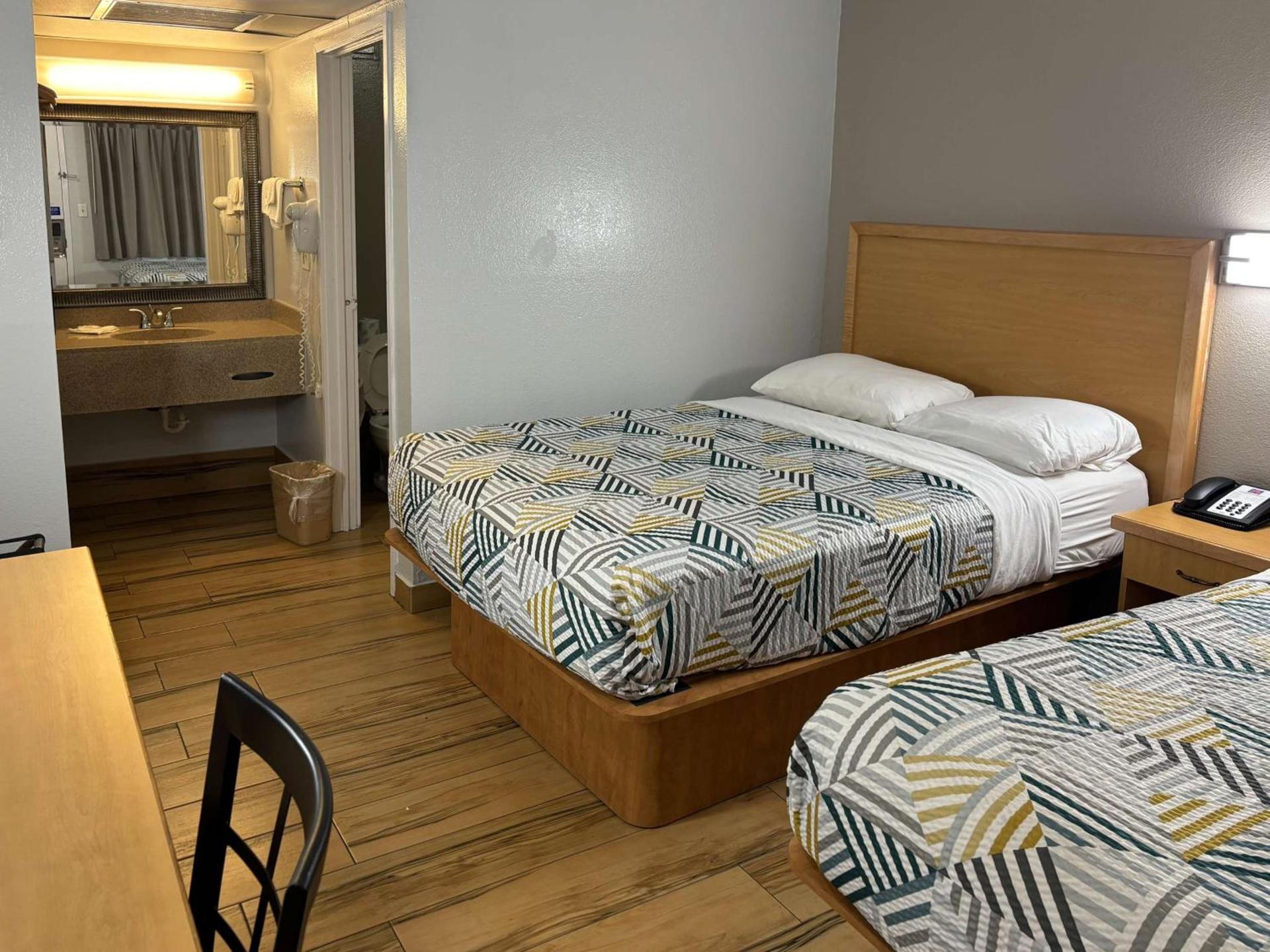Motel 6 Riviera Beach FL photo 4