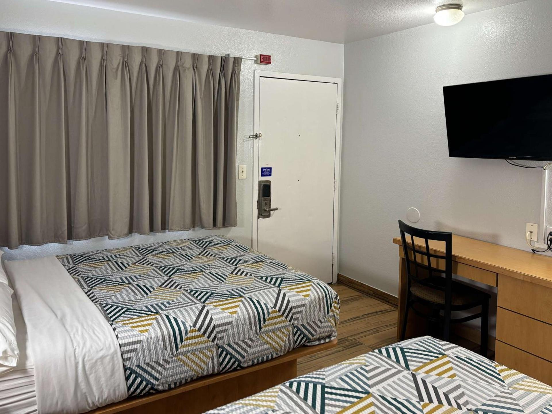 Motel 6 Riviera Beach FL photo 5