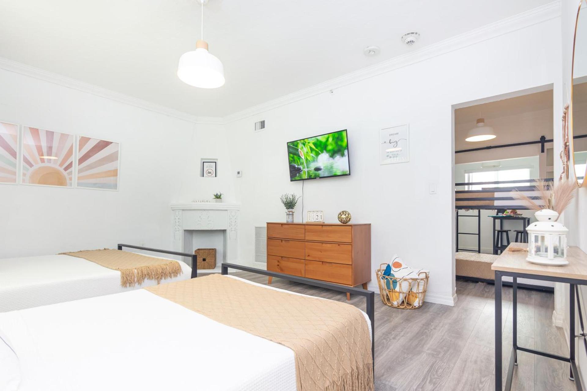West Deco photo 22