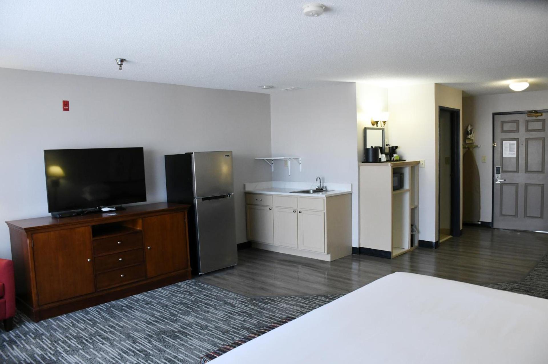 HARMONY INN & SUITES photo 2