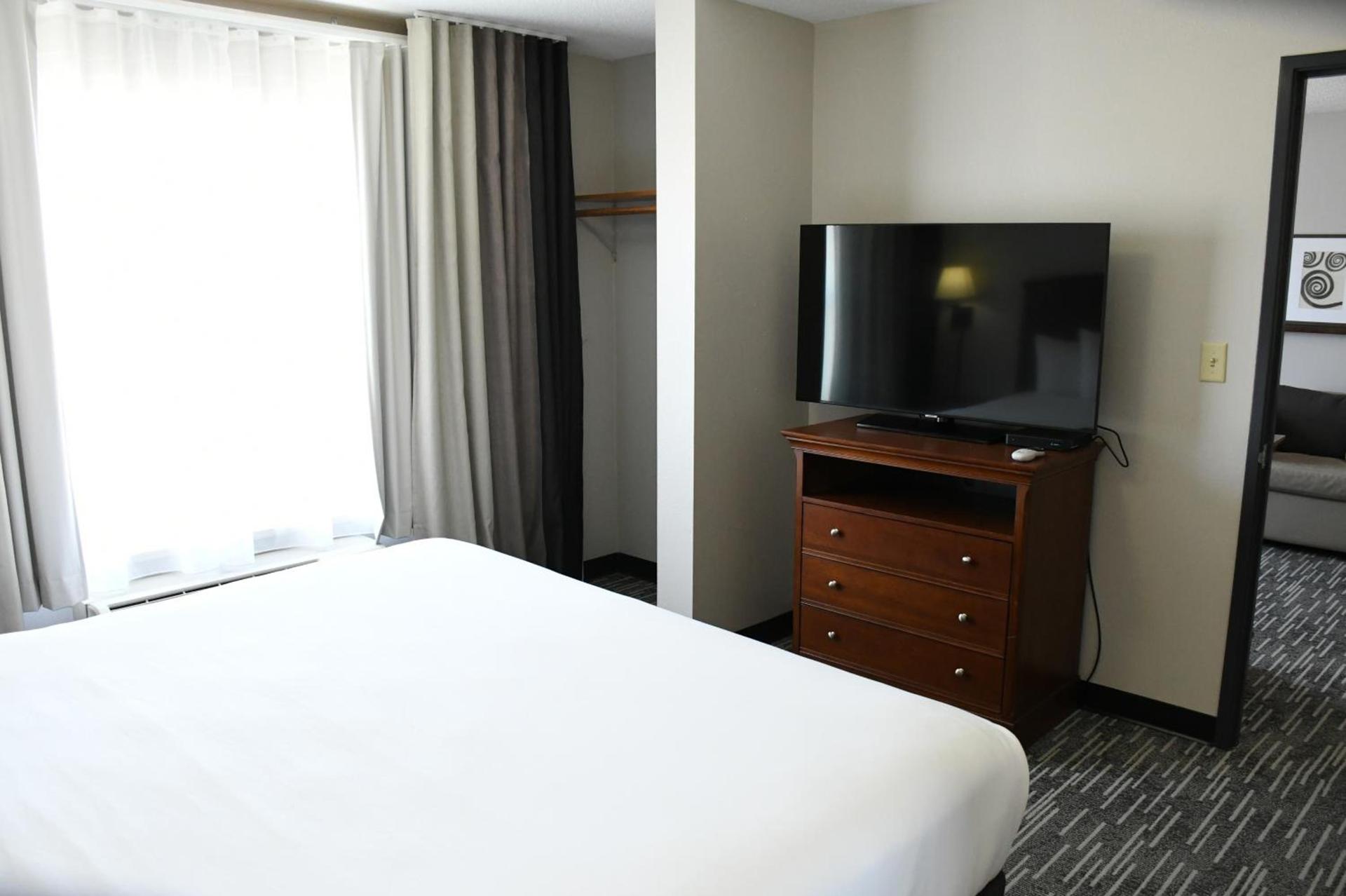 HARMONY INN & SUITES photo 3