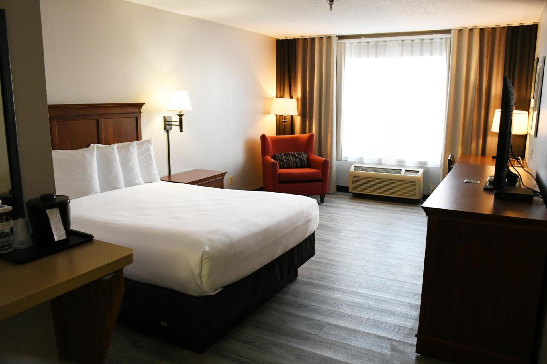 HARMONY INN & SUITES photo 5