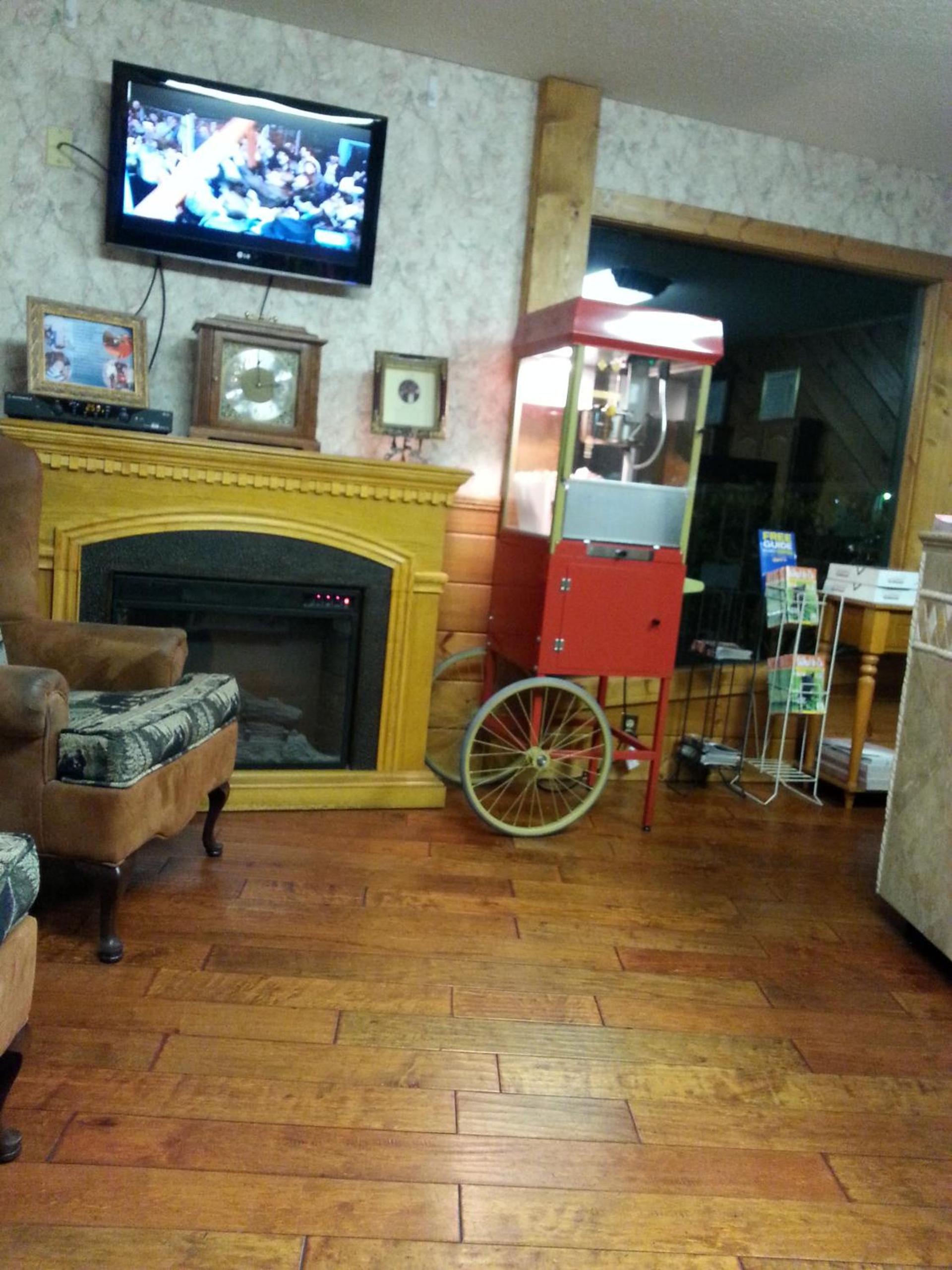 Mountain Breeze Motel photo 16