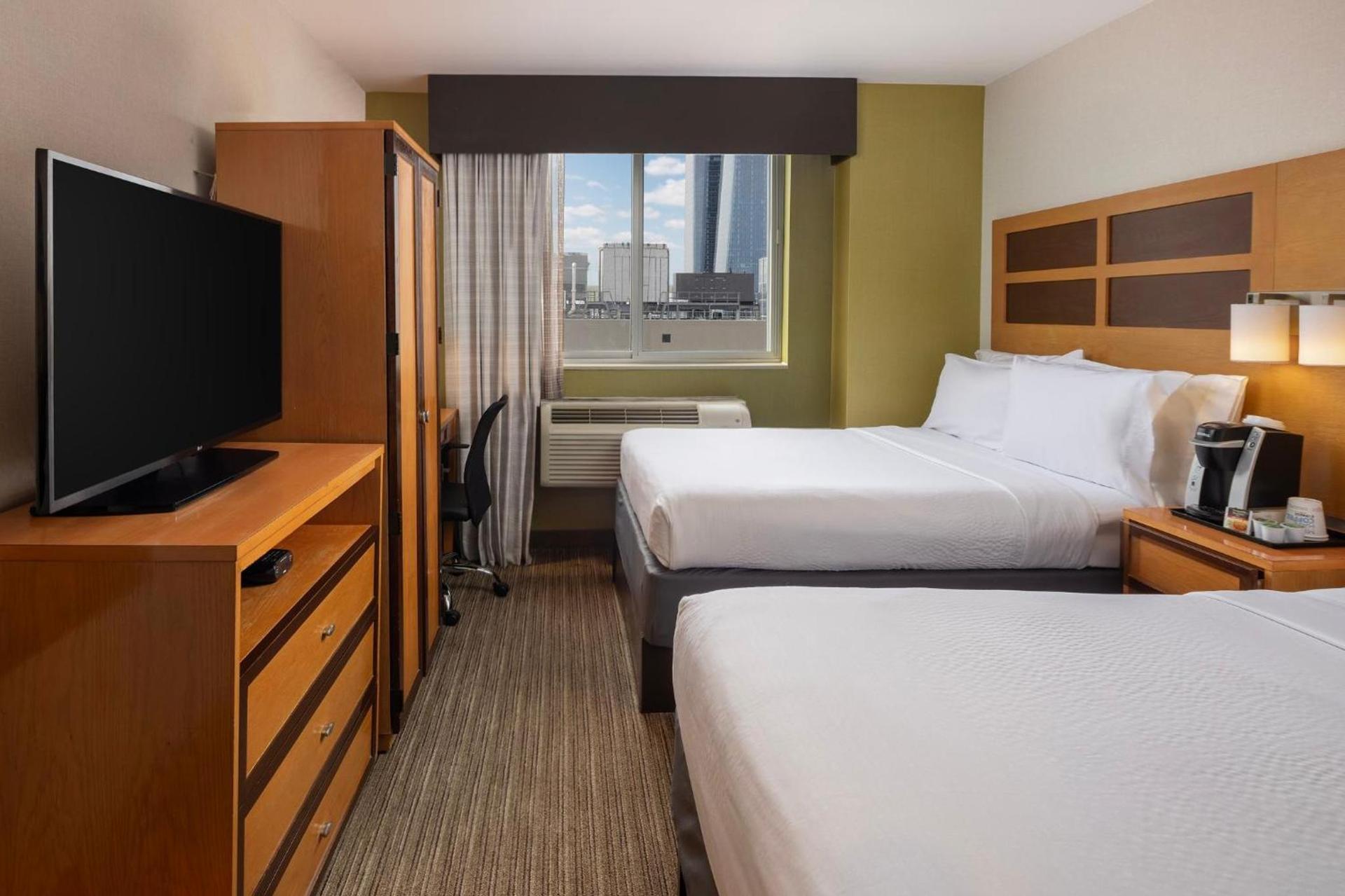 Holiday Inn Express - Times Square by IHG photo 11