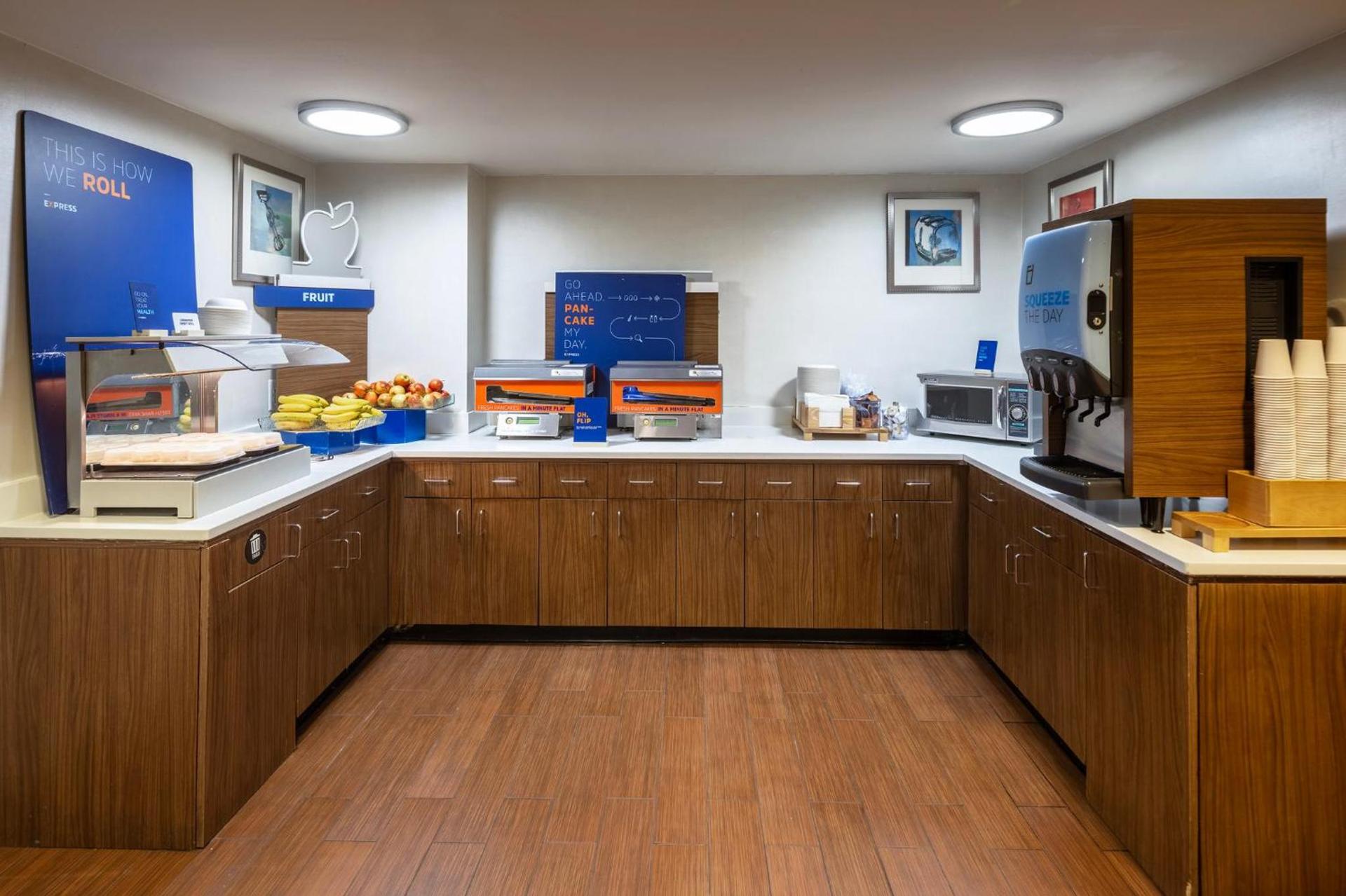 Holiday Inn Express - Times Square by IHG photo 33