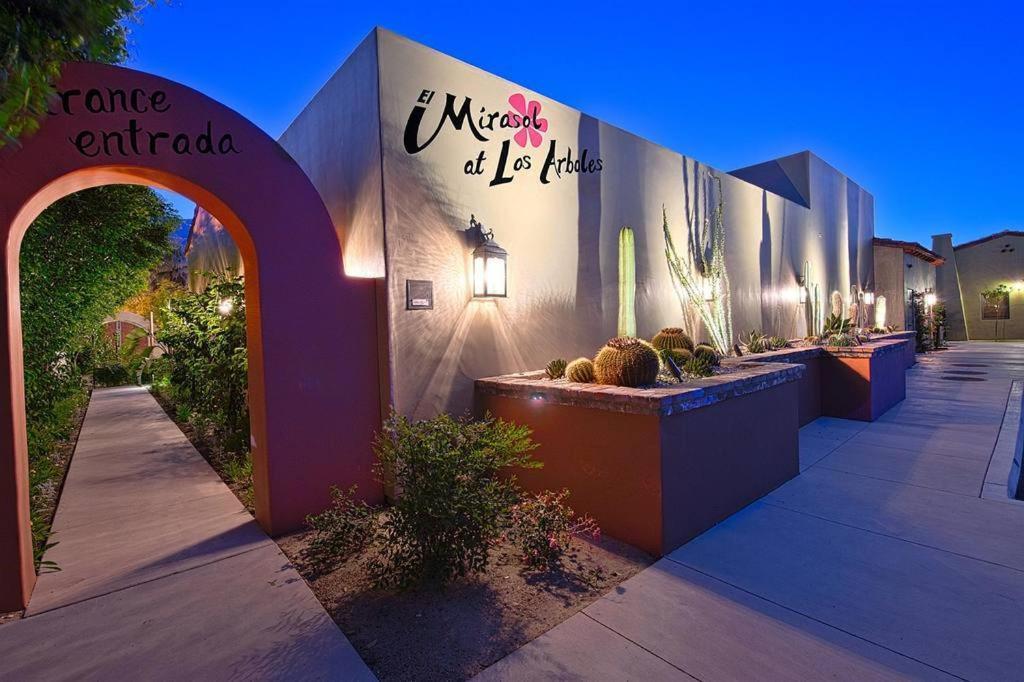 Los Arboles Hotel photo 11