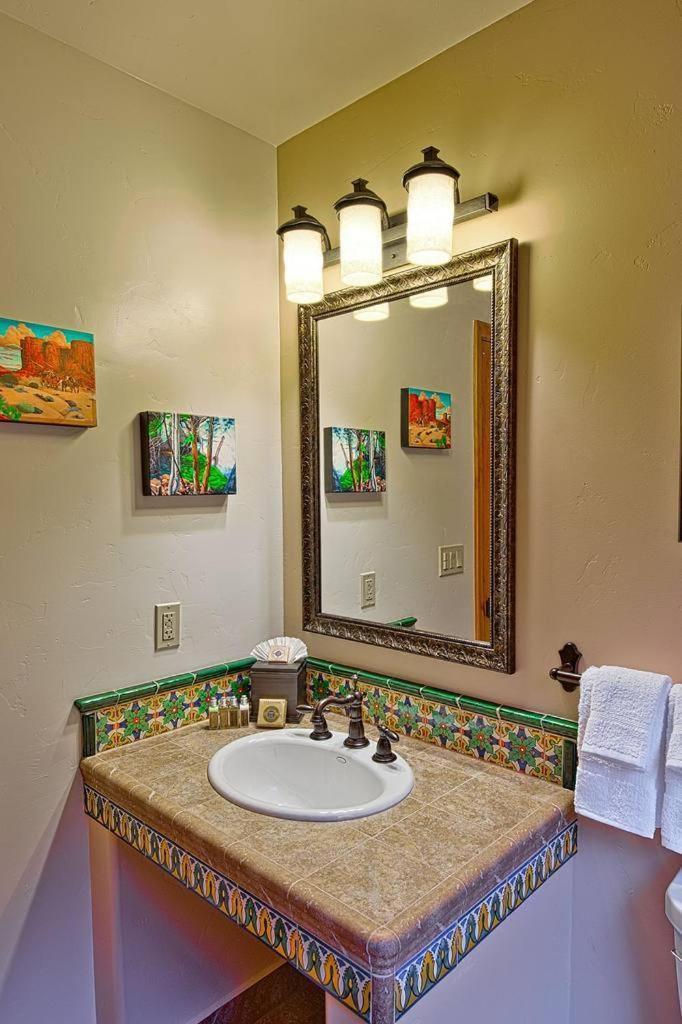 Los Arboles Hotel photo 10