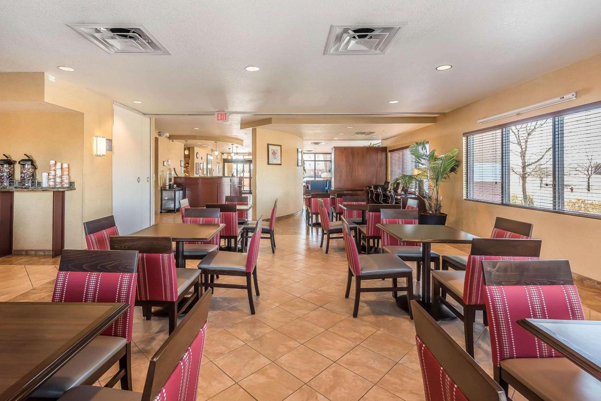 Comfort Suites Longmont photo 28