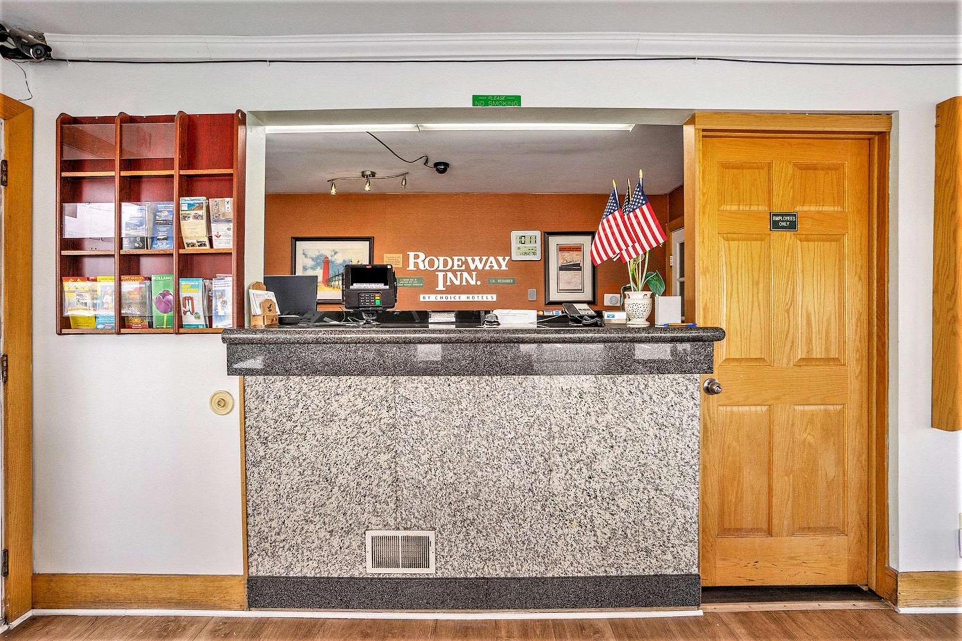 Rodeway Inn Grand Haven photo 8