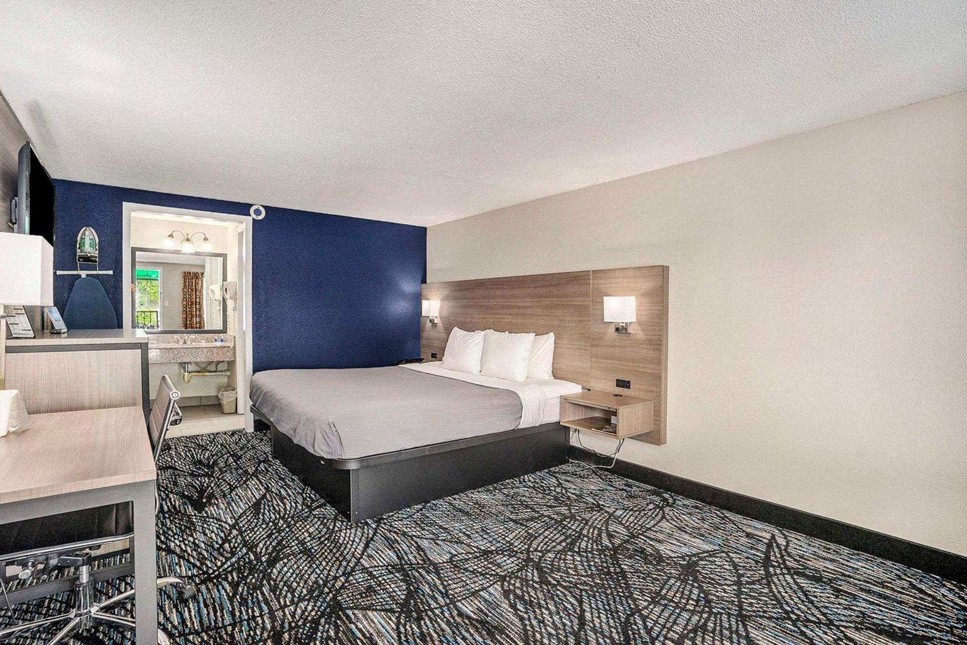 Rodeway Inn Grand Haven photo 23