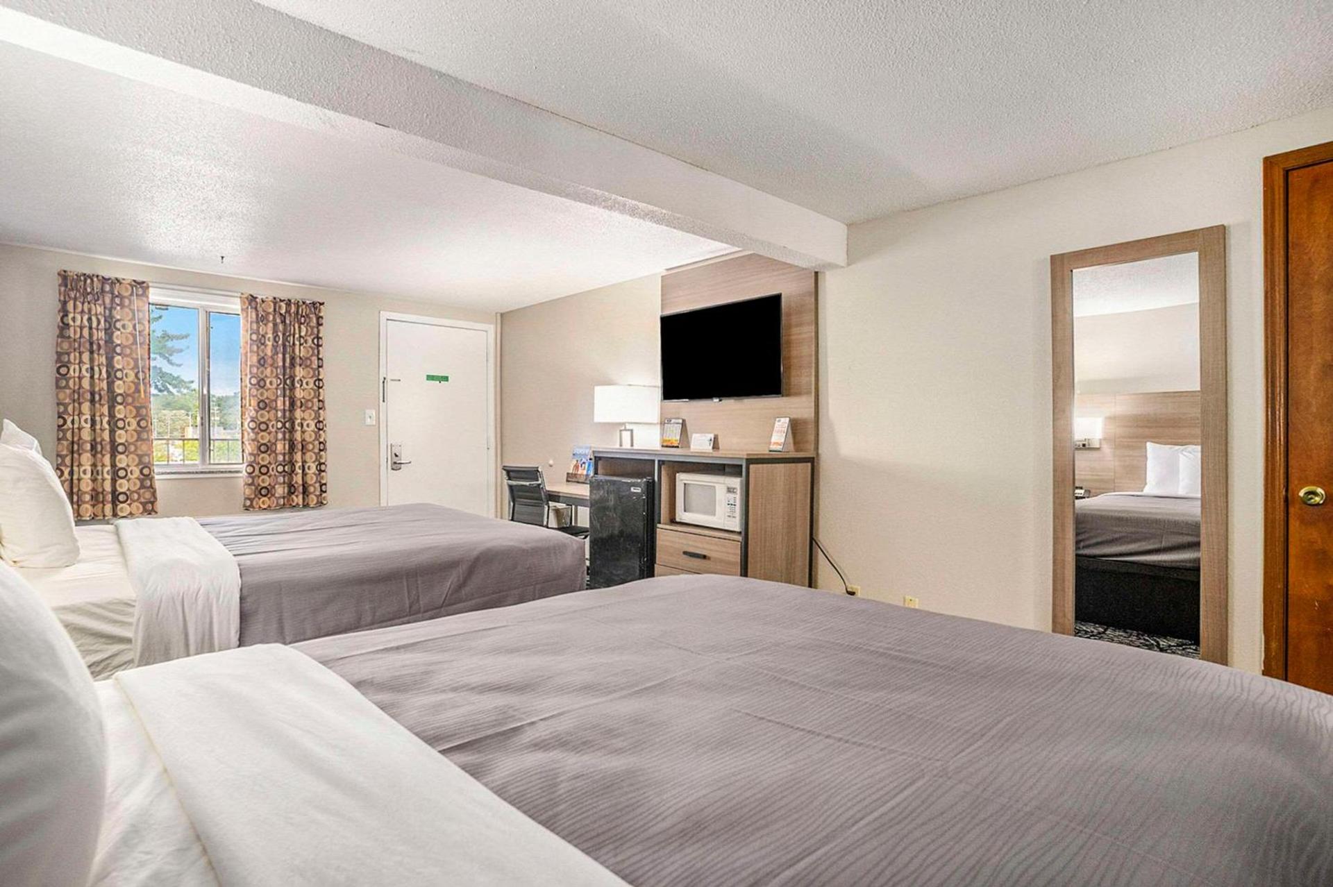 Rodeway Inn Grand Haven photo 28
