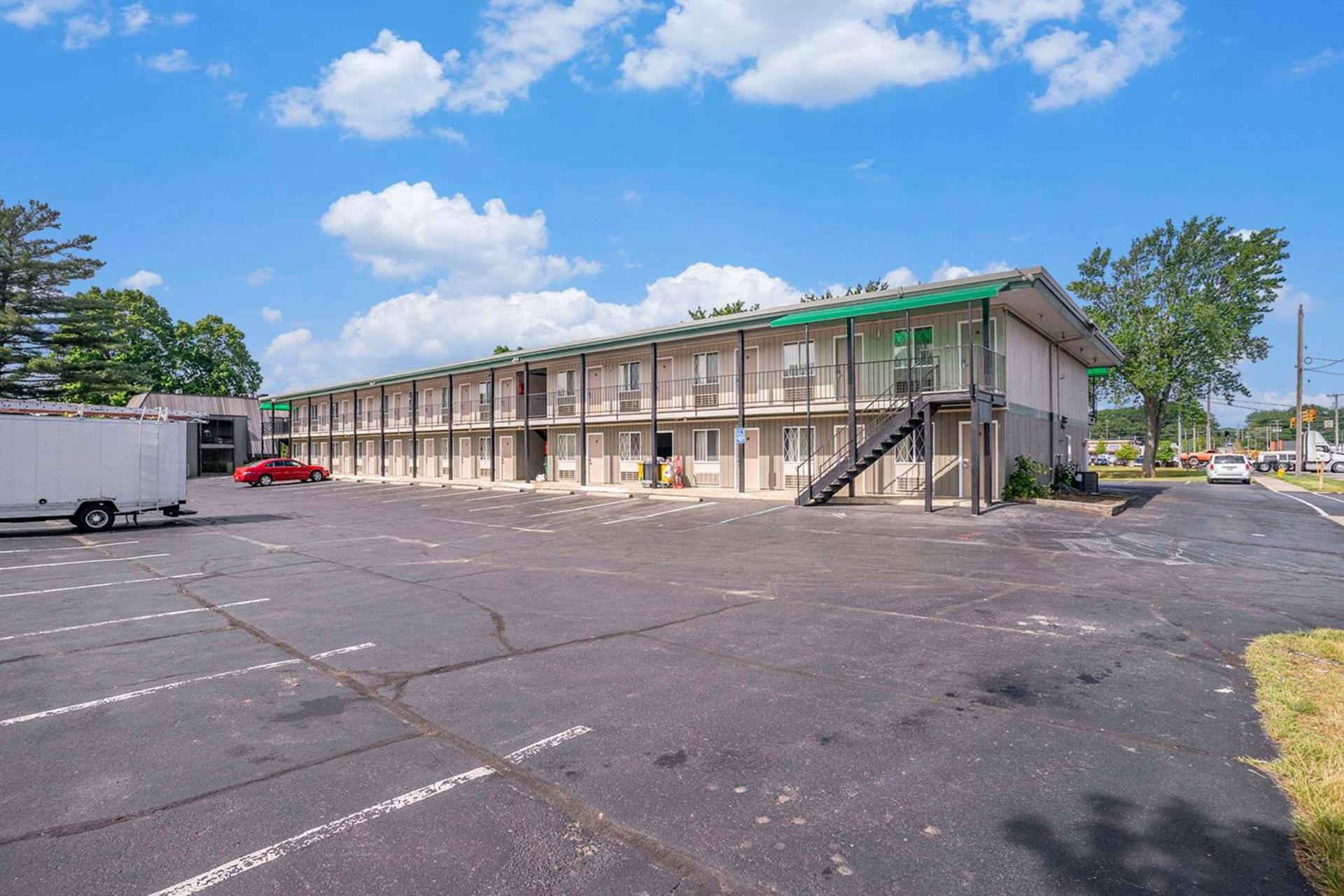 Rodeway Inn Grand Haven photo 35