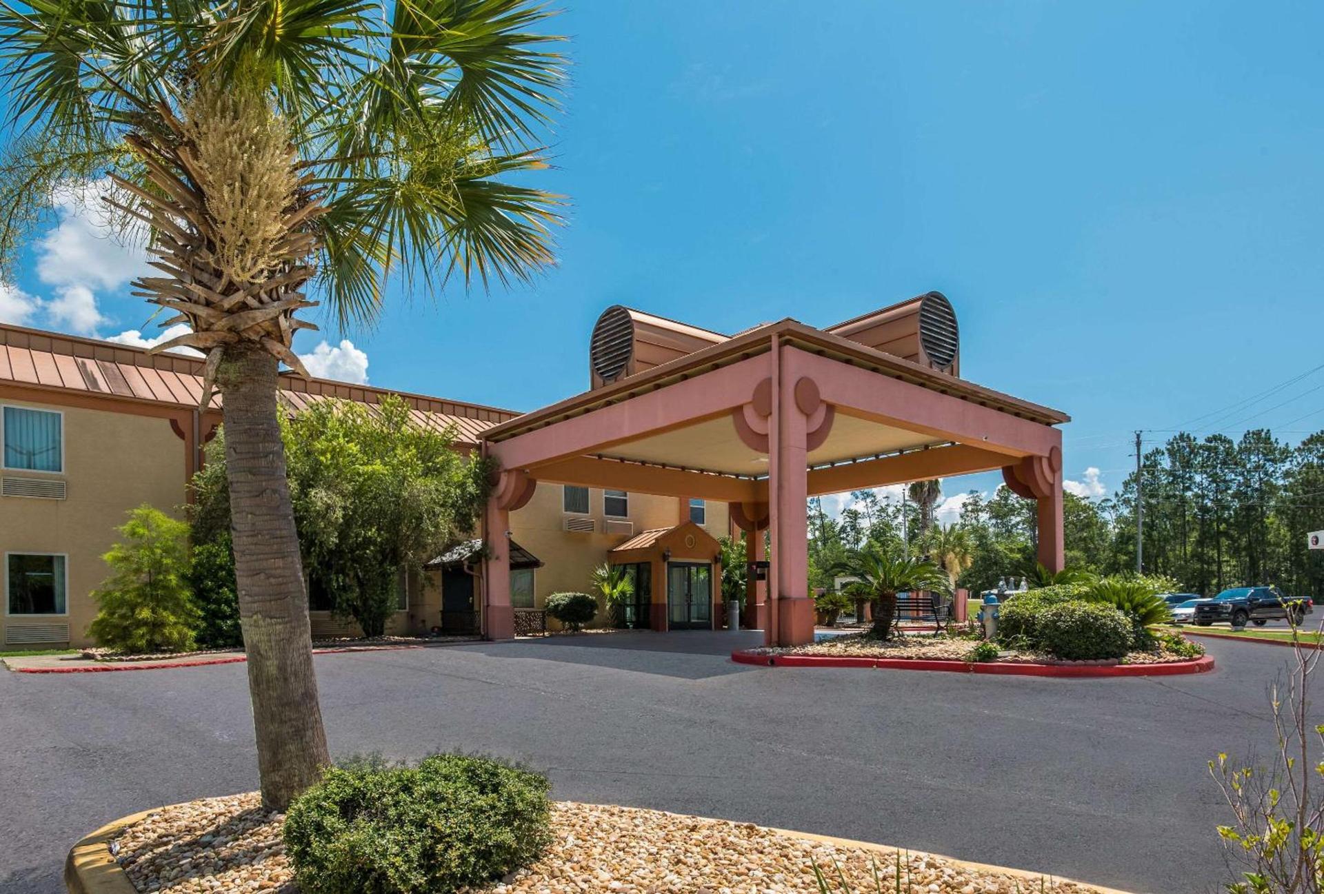 Econo Lodge Inn & Suites Diamondhead photo 5