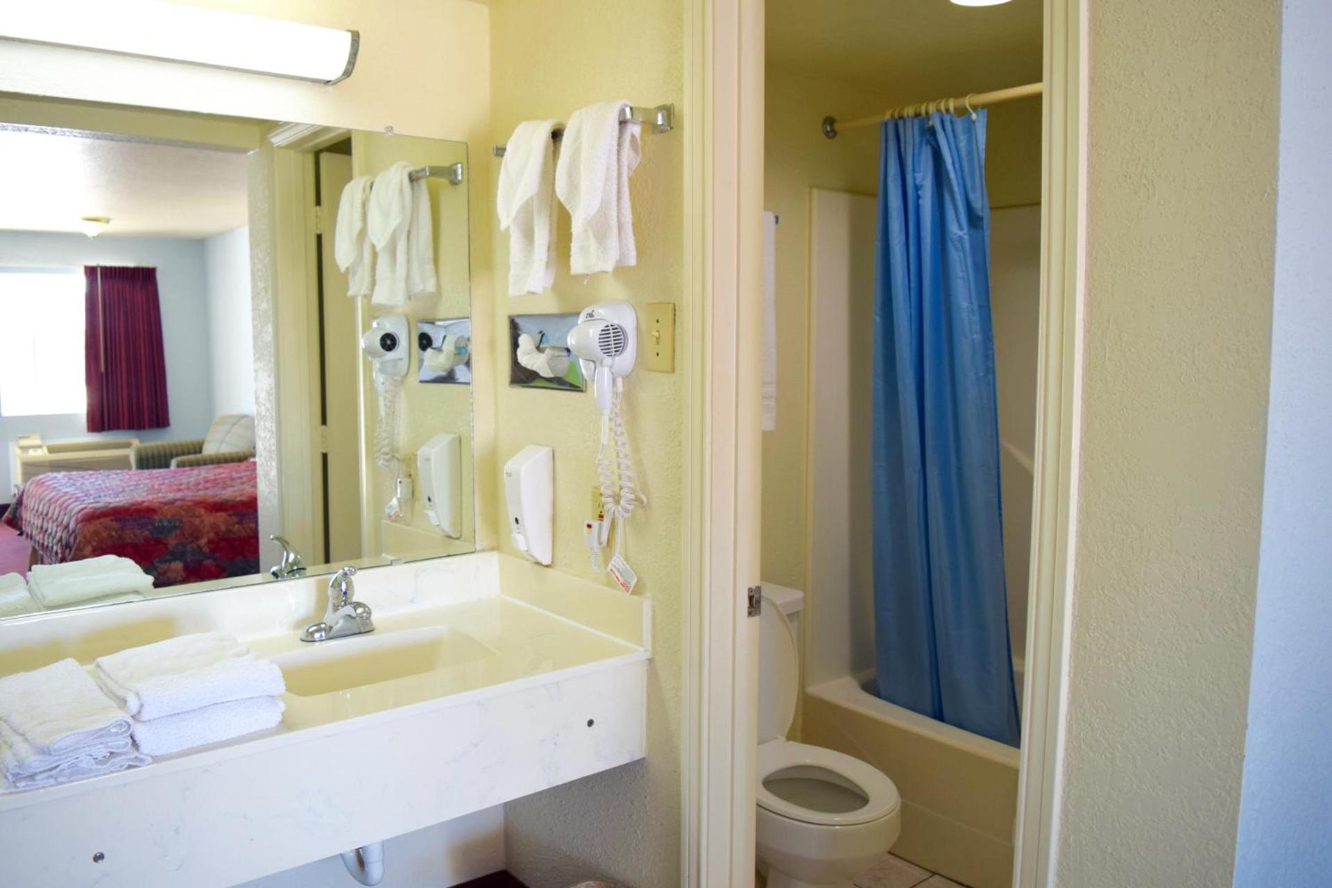 Countryside Inn photo 27