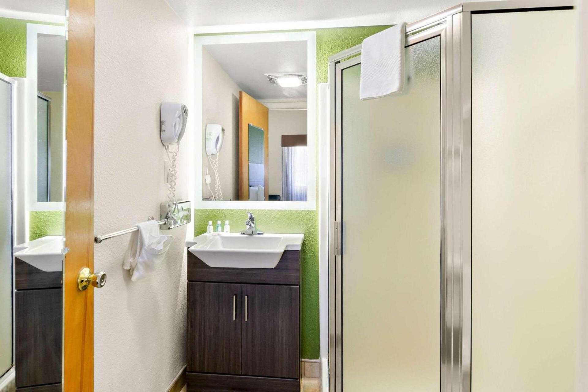 Quality Inn Salem - I-81 photo 12
