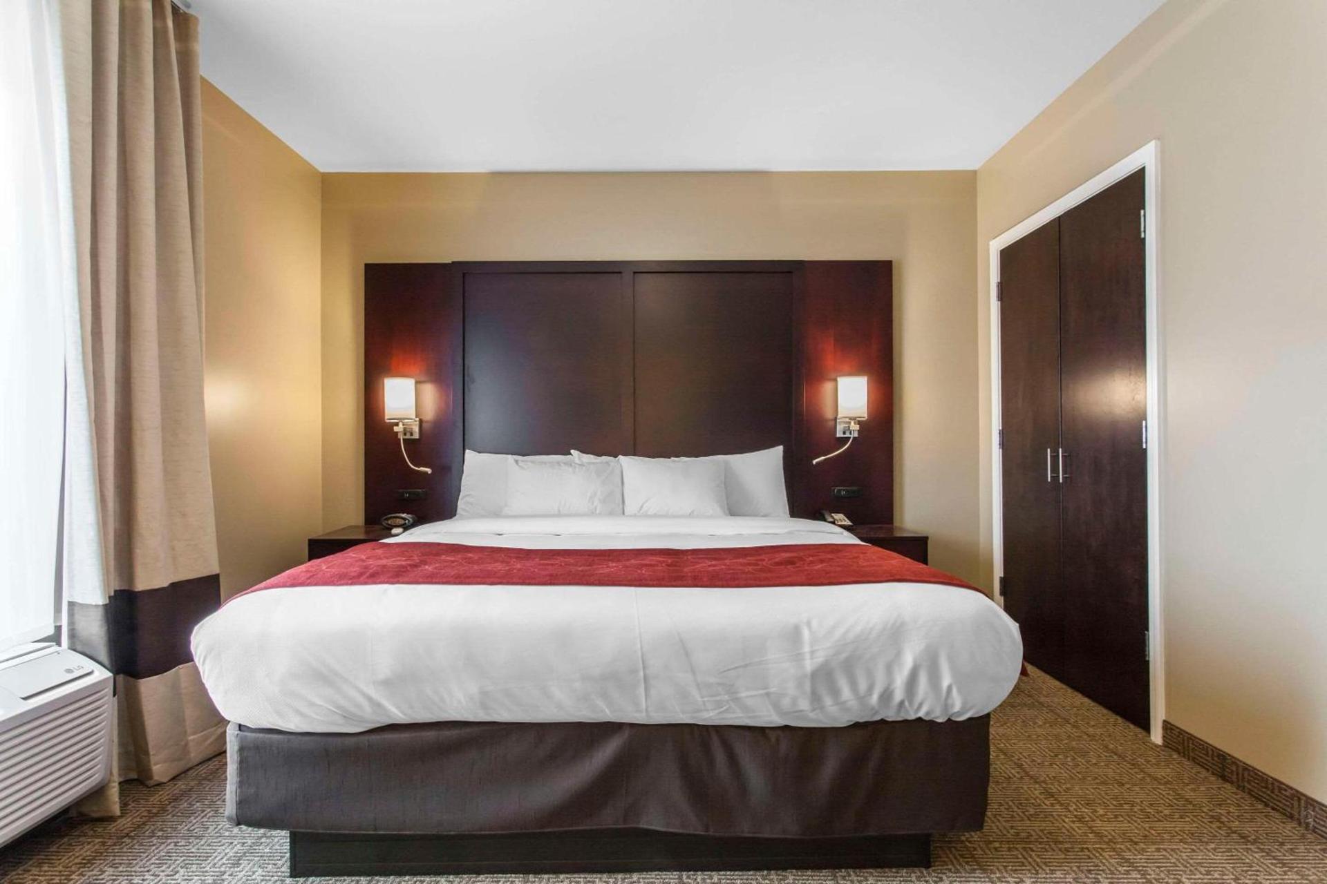 Comfort Suites-Youngstown North photo 23