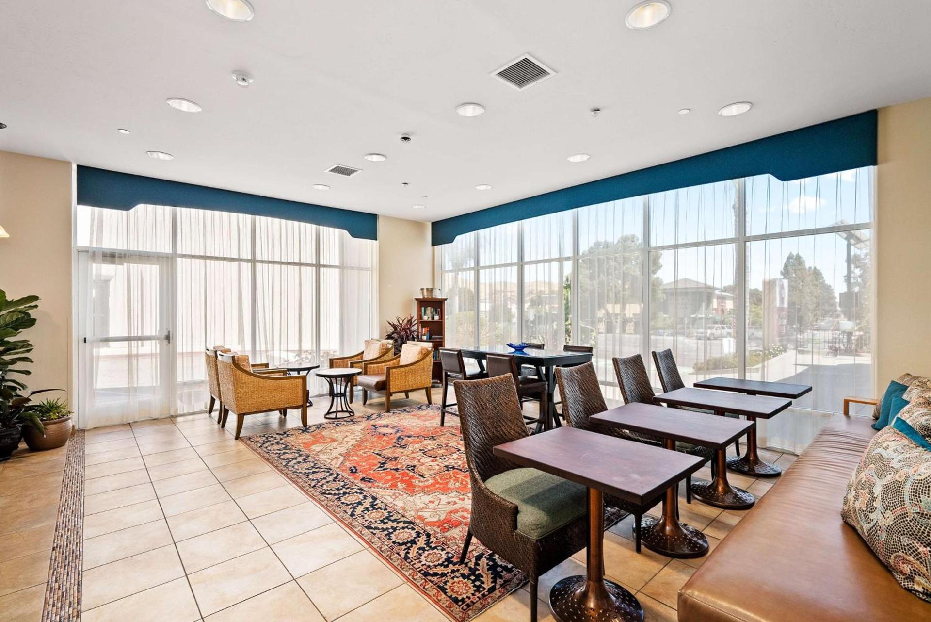 Best Western Plus Royal Oak Hotel photo 3