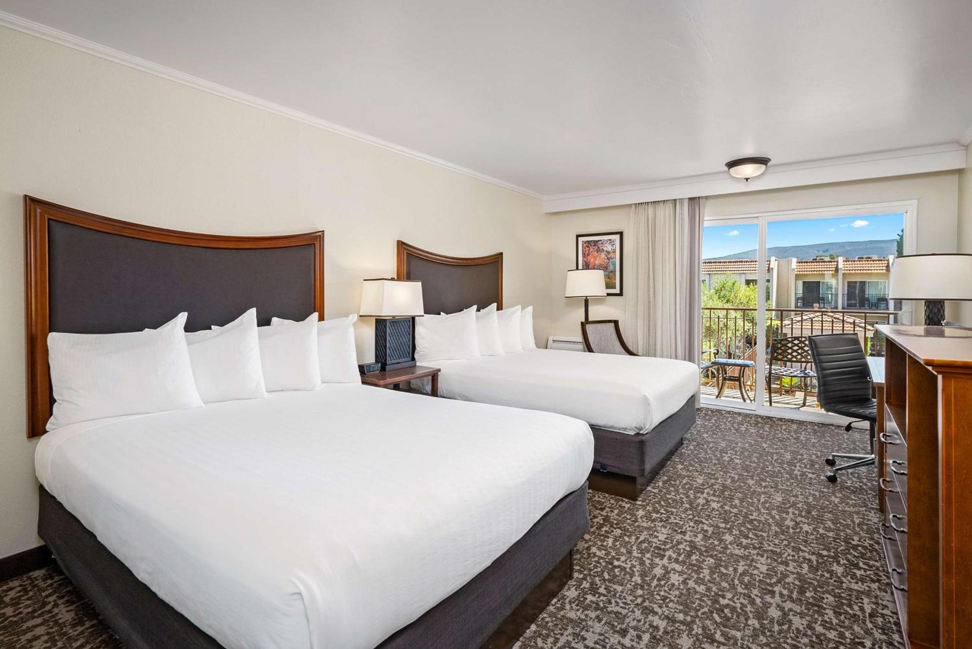 Best Western Plus Royal Oak Hotel photo 6