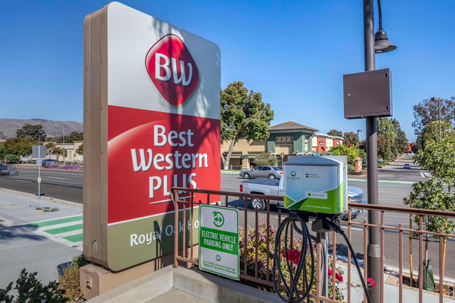 Best Western Plus Royal Oak Hotel photo 32