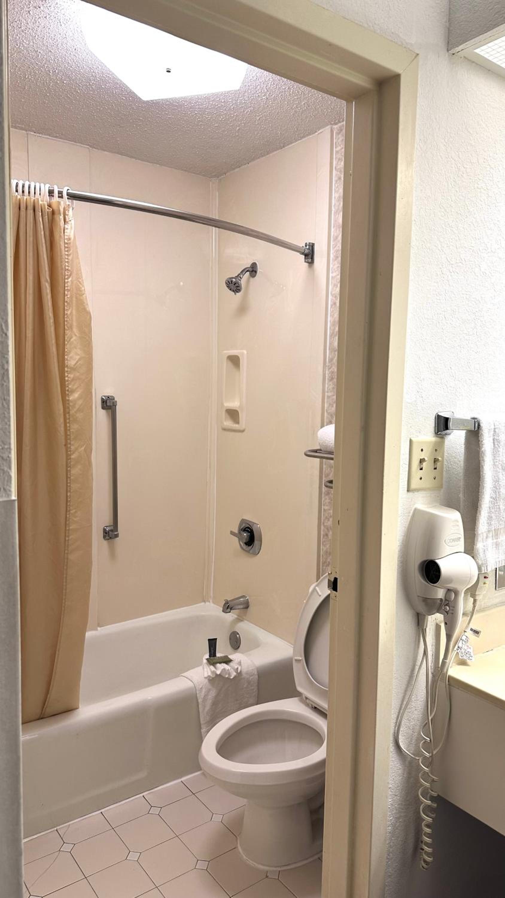 Executive Inn photo 9