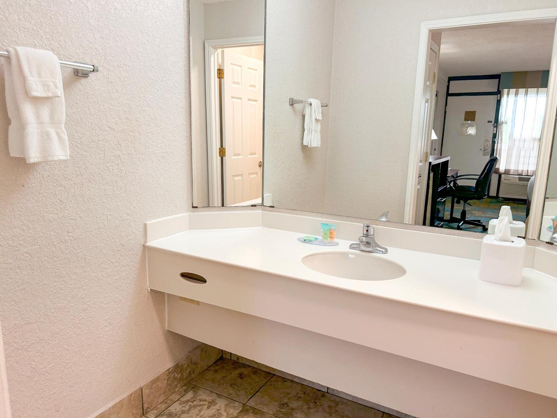 Hotel Monreale Express & Studios IDrive District photo 17