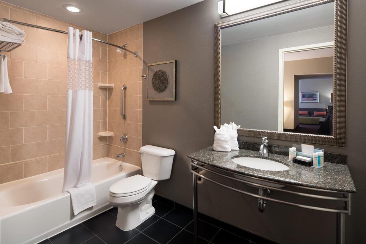 Hampton Inn and Suites Ogden photo 18