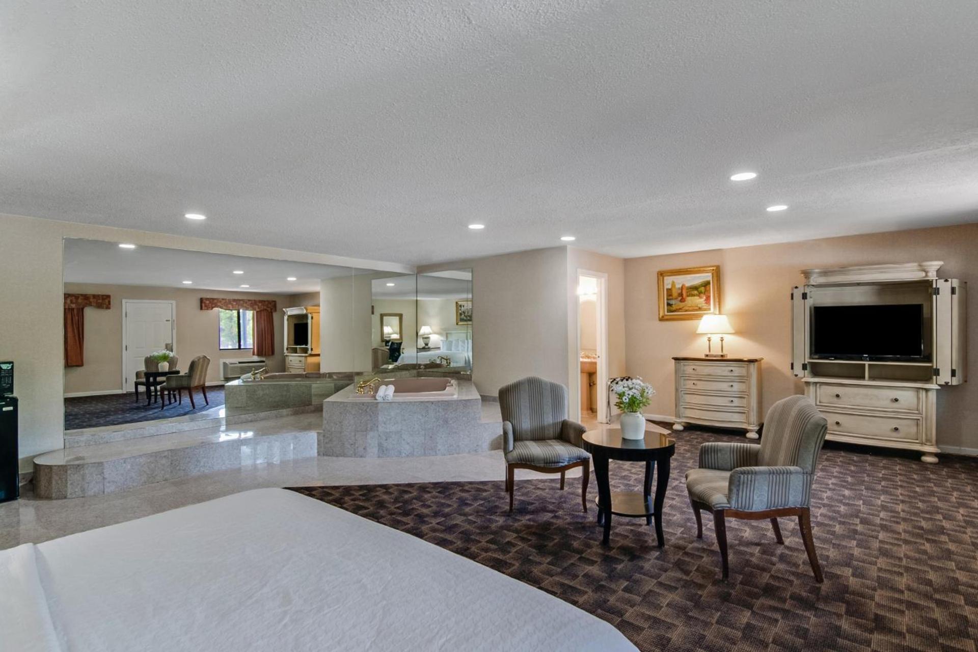 Americas Best Value Inn Torrington, CT photo 9