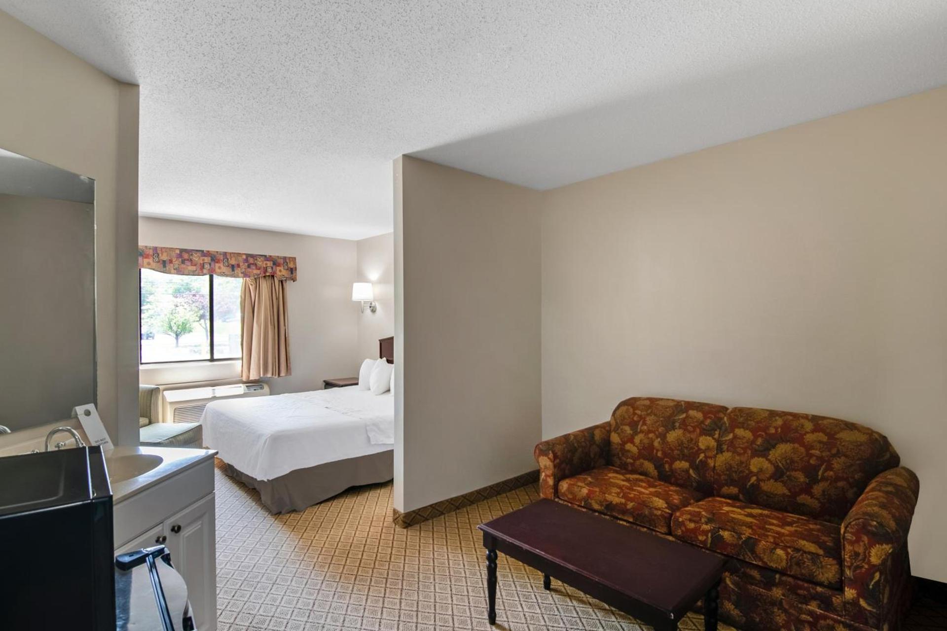 Americas Best Value Inn Torrington, CT photo 13