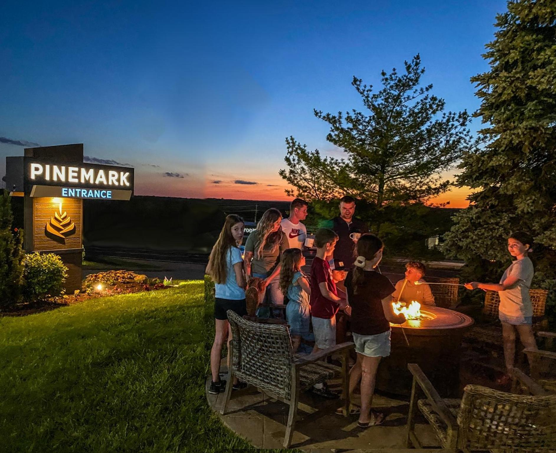 PINEMARK Inn Suites Events photo 40