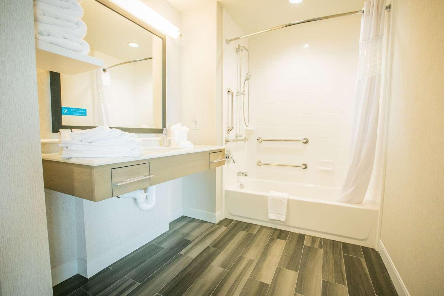 Hampton Inn & Suites Tempe/Phoenix Airport, Az photo 51