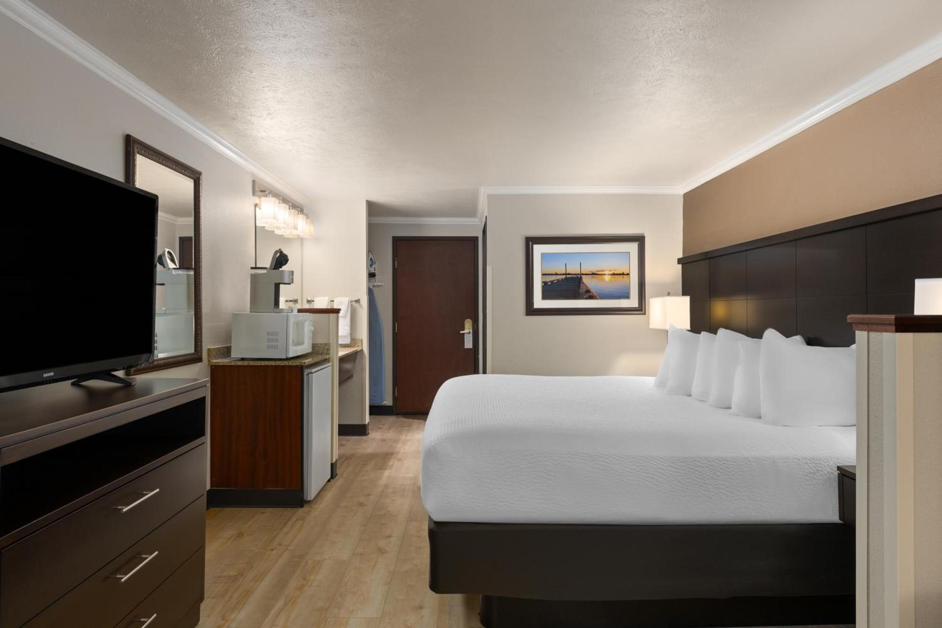 Ramada by Wyndham Moses Lake photo 59