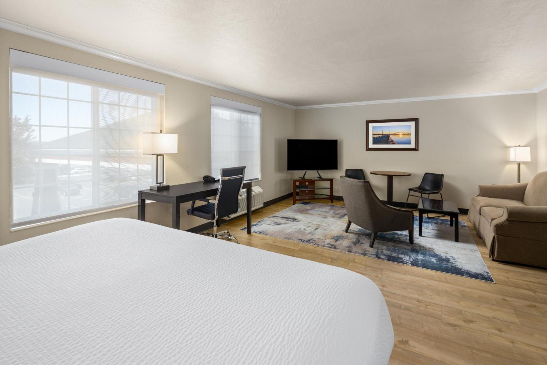 Ramada by Wyndham Moses Lake photo 35