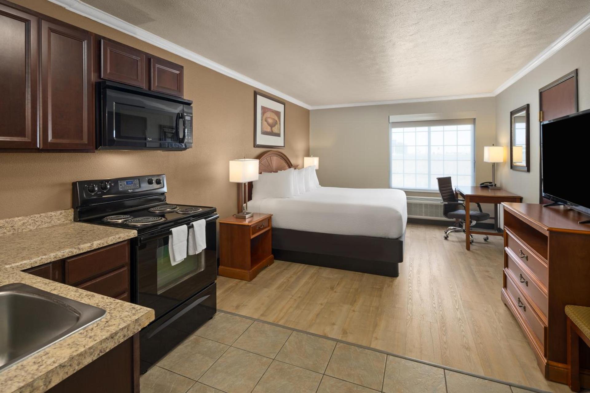 Ramada by Wyndham Moses Lake photo 32