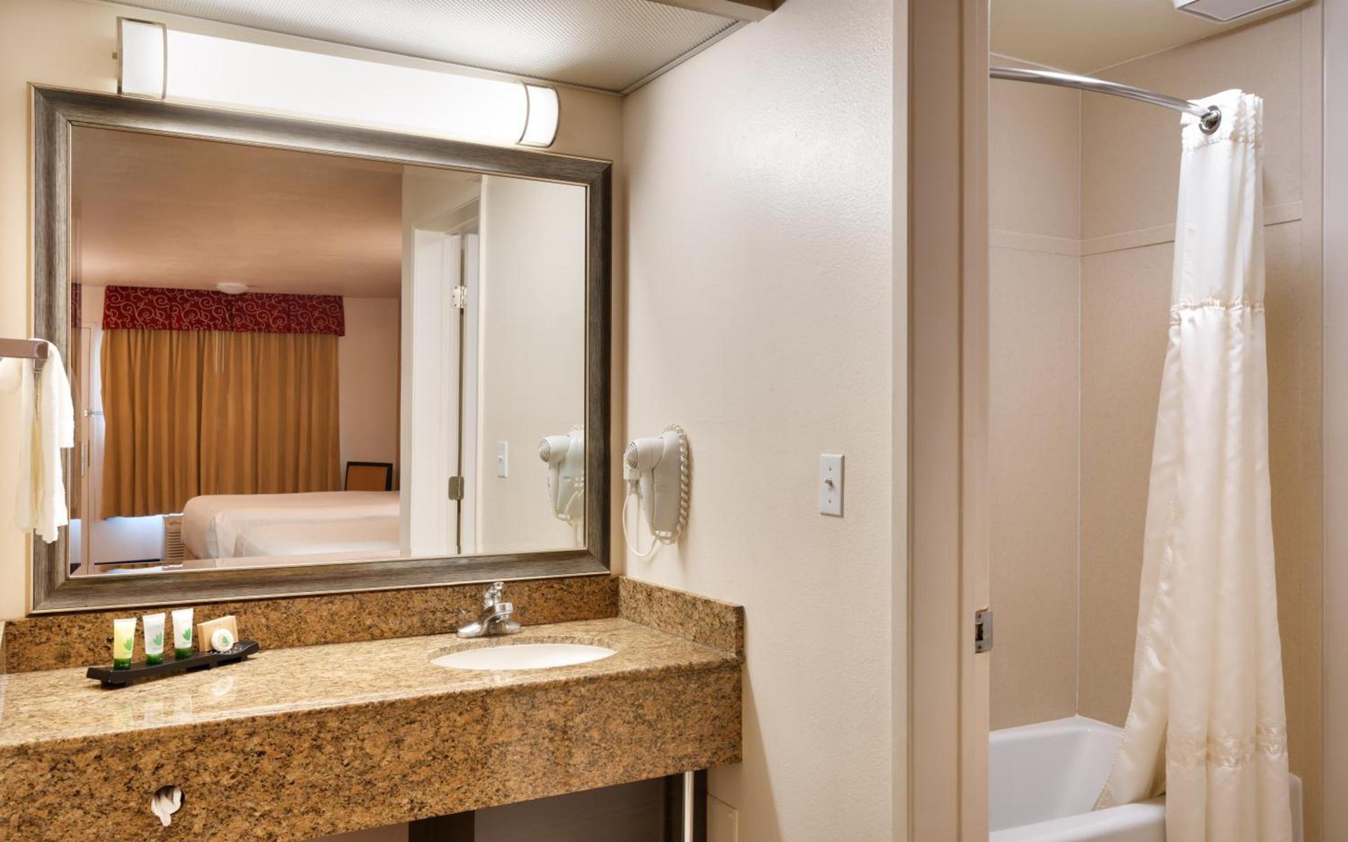 Cortona Inn and Suites Anaheim Resort photo 29