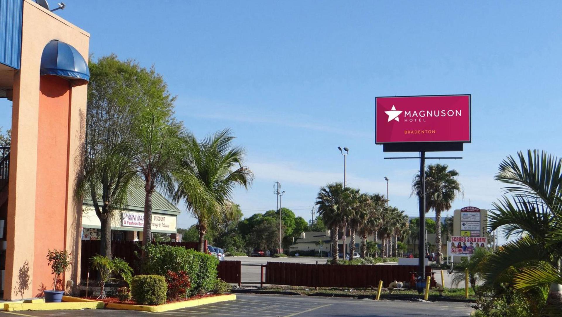 Magnuson Hotel Bradenton photo 2